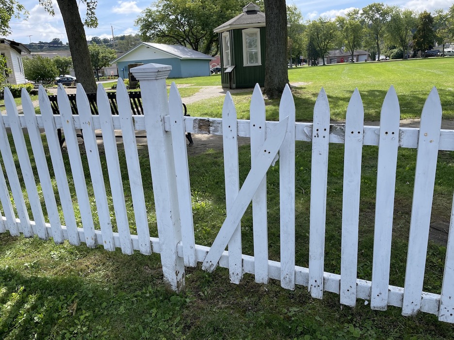 White fence fix 1