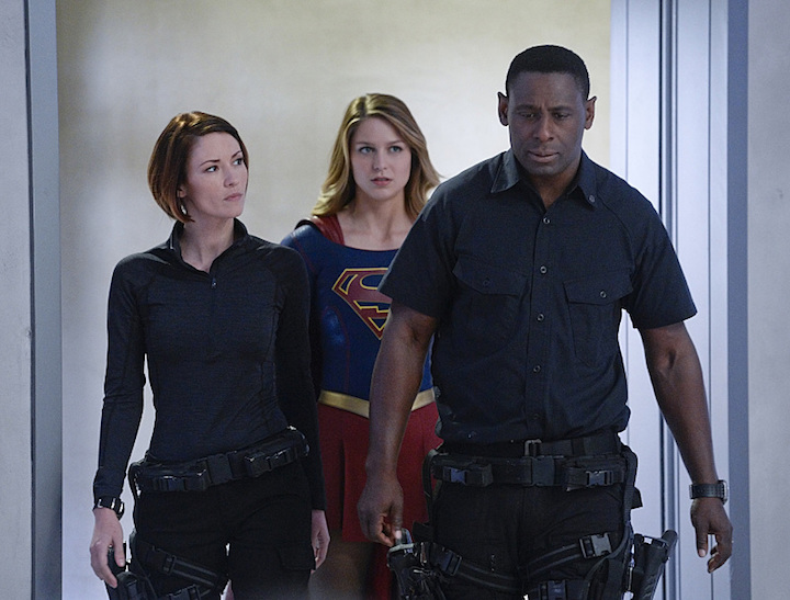 "Strange Visitor From Another Planet": Kara (Melissa Benoist, center) must help Hank (David Harewood, right) face his painful past when a White Martian, a member of the alien race that wiped out his people, kidnaps Sen. Miranda Crane, an anti-alien politician, on 