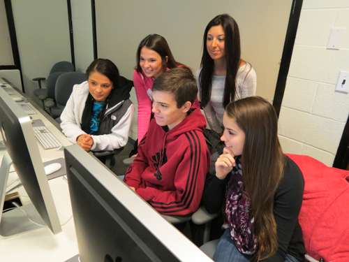 NU students work in class.