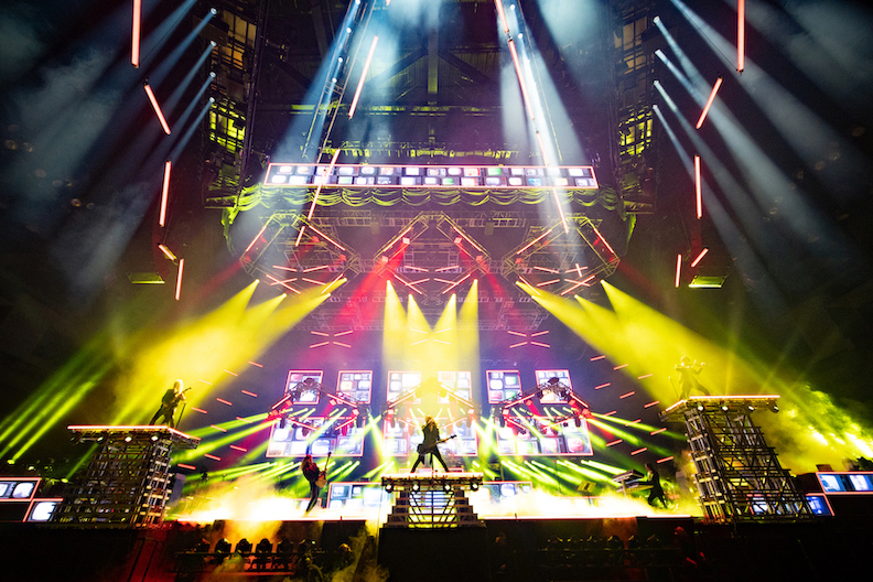 Trans-Siberian Orchestra on stage in 20222. (Photo by Jason McEachern // provided by Trans-Siberian Orchestra & Scoop MARKETING)