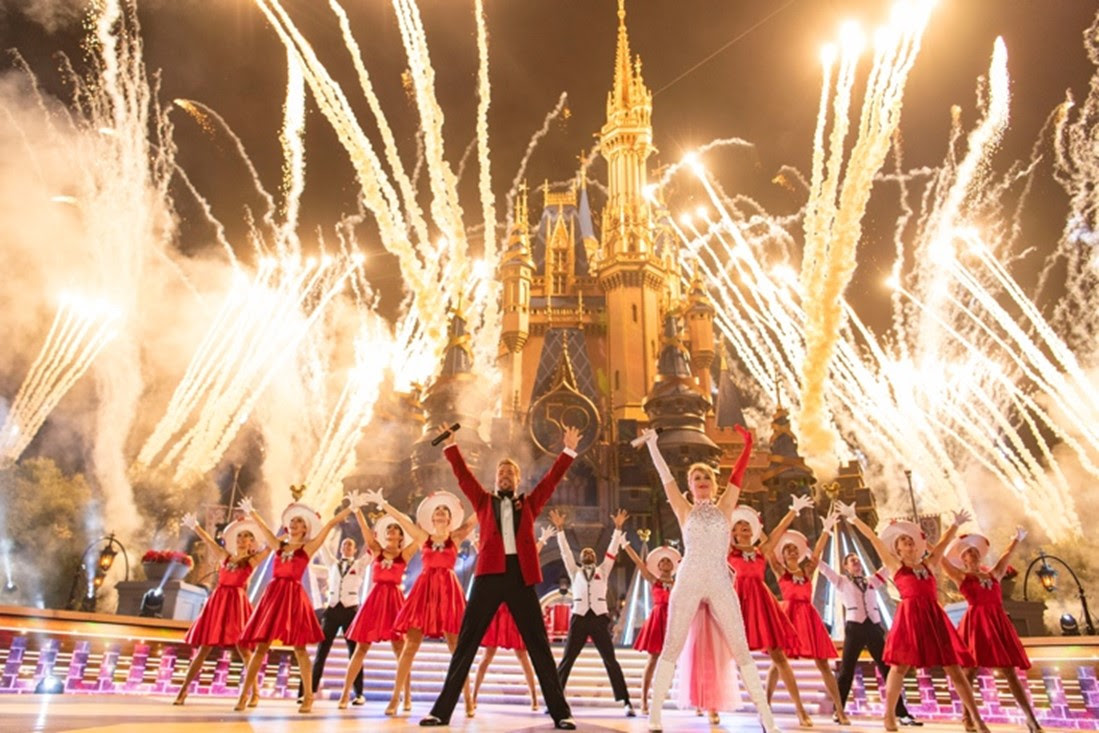 ABC is rocking in the holidays with Derek Hough and Julianne Hough (Photo credit: Disney Parks/Matt Stroshane/courtesy of ABC Media Relations)