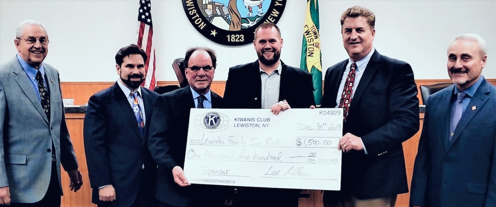 Kiwanis Club of Lewiston President Lee Allan, center right, is shown with Town of Lewiston Board members (from left) Bill Geiben, Al Bax, Rob Morreale, Supervisor Steve Broderick and John Jacoby. (Submitted)
