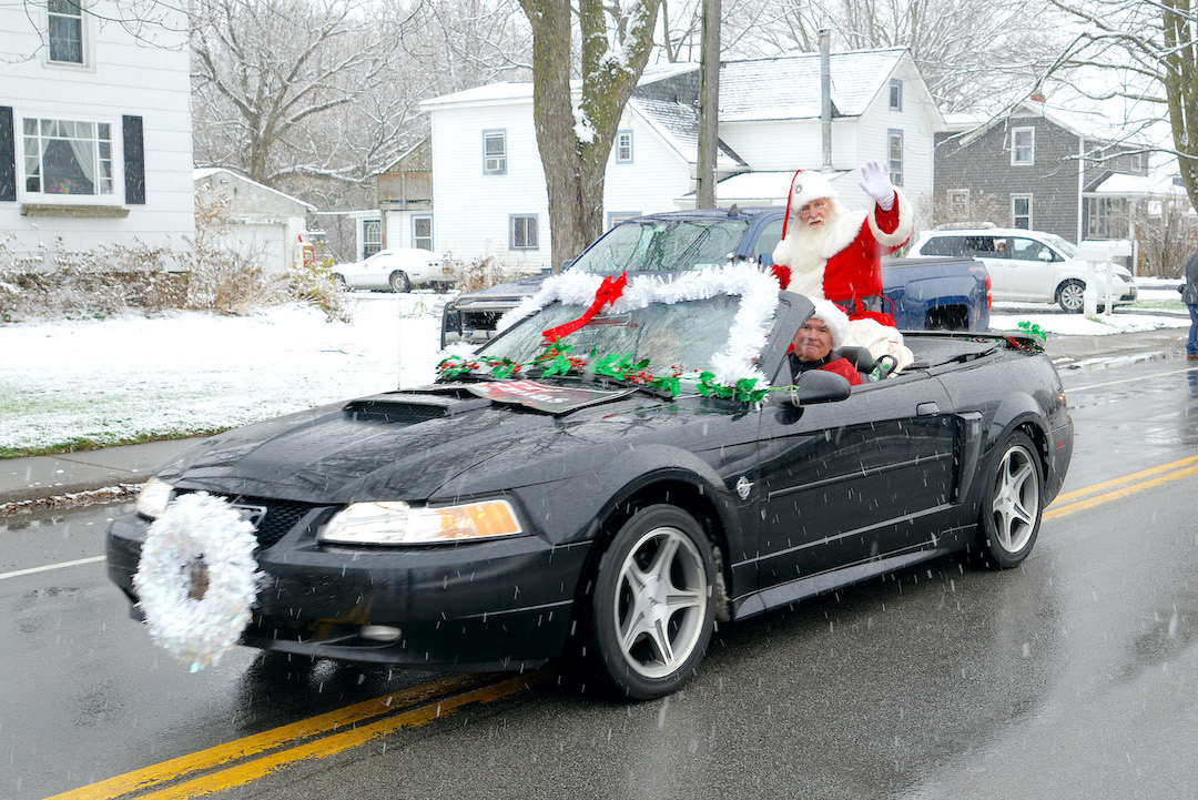 Snowy scenes from the 2021 Ransomville Festival of Wreaths parade, including the Niagara County Sheriff's Office Mounted Patrol Unit and a special visit from Santa Claus. (File photos)