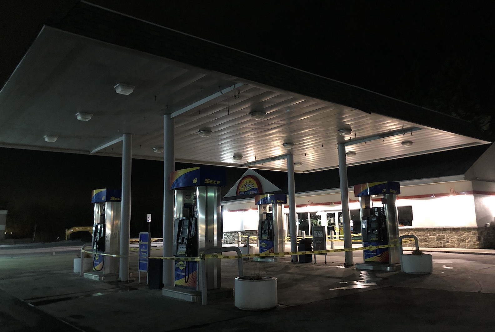 It was dark at the Sunoco/APlus on Thursday night, as the store was empty and the pumps were unavailable to the public.