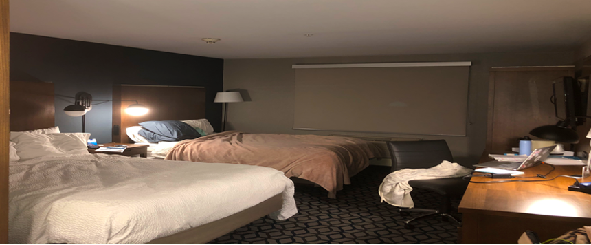 A photograph of the hotel room at Niagara Riverside Hotel and Resort, where Smith is currently staying.