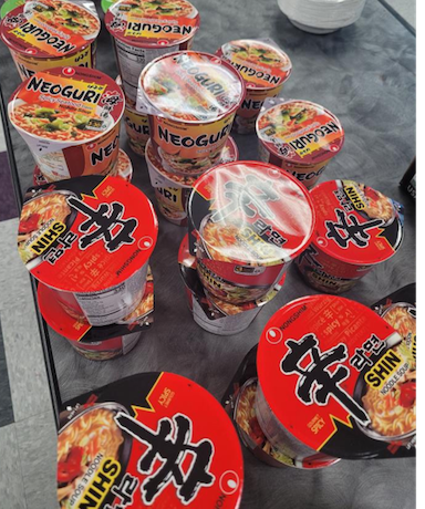 Shin Ramyun is the most popular in Korea. It is made of spicy beef broth, and Neoguri is combined with the thick, udon-style noodles and spicy seafood flavor. 