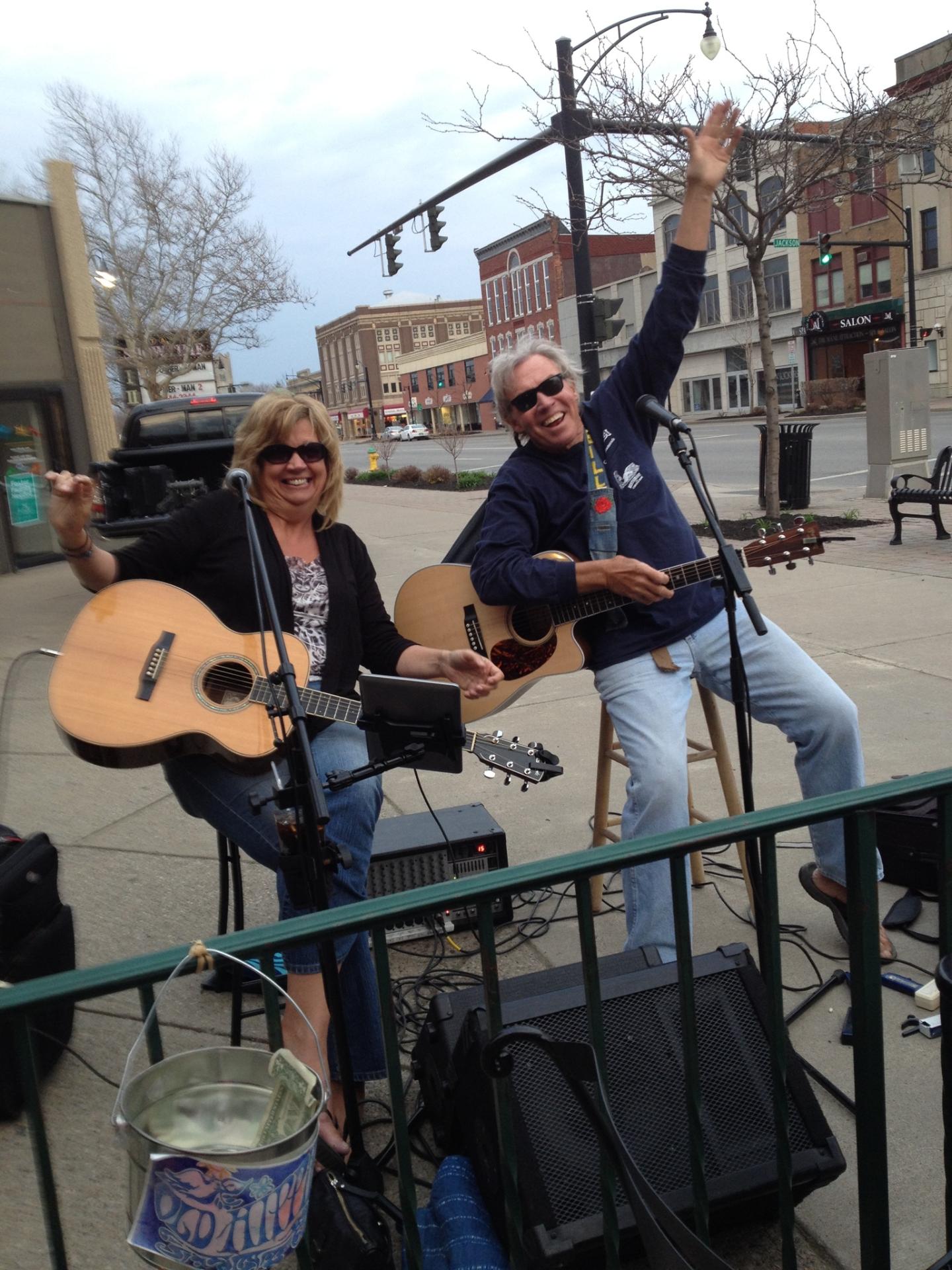 The Traveling Towpath Troubadours (Kay and Bill McDonald) will cruise into Lockport on Friday, July 7, for `Fun, Food & Folk,` a free concert on the banks of the Erie Canal. Chiavetta's barbecue chicken dinners will be sold on site.